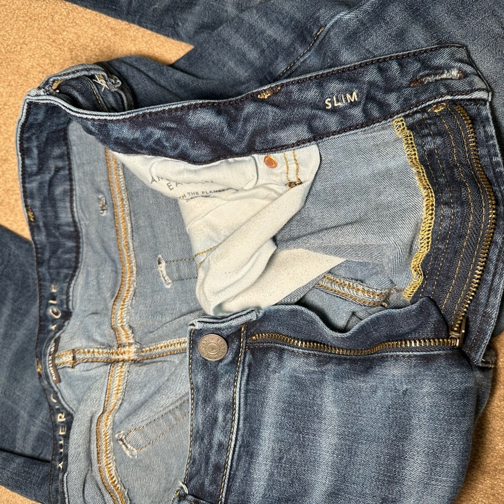 American Eagle Men’s Slim Distressed Blue Jeans - Picture 5 of 5